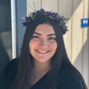 Meet your Posher, Anahi